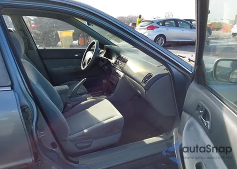 1995 Honda Accord Lx z USA, uszkodzony, nr VIN 1HGCE6645SA028533